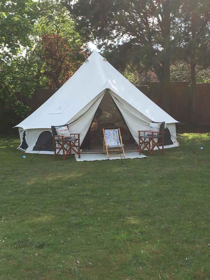Eva Lily * Woodhall Spa