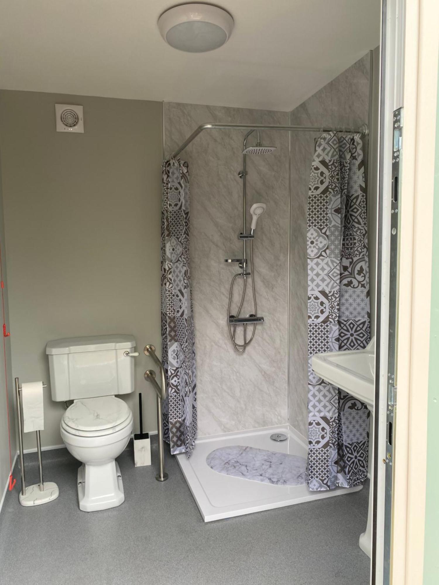 Eva Lily * Woodhall Spa